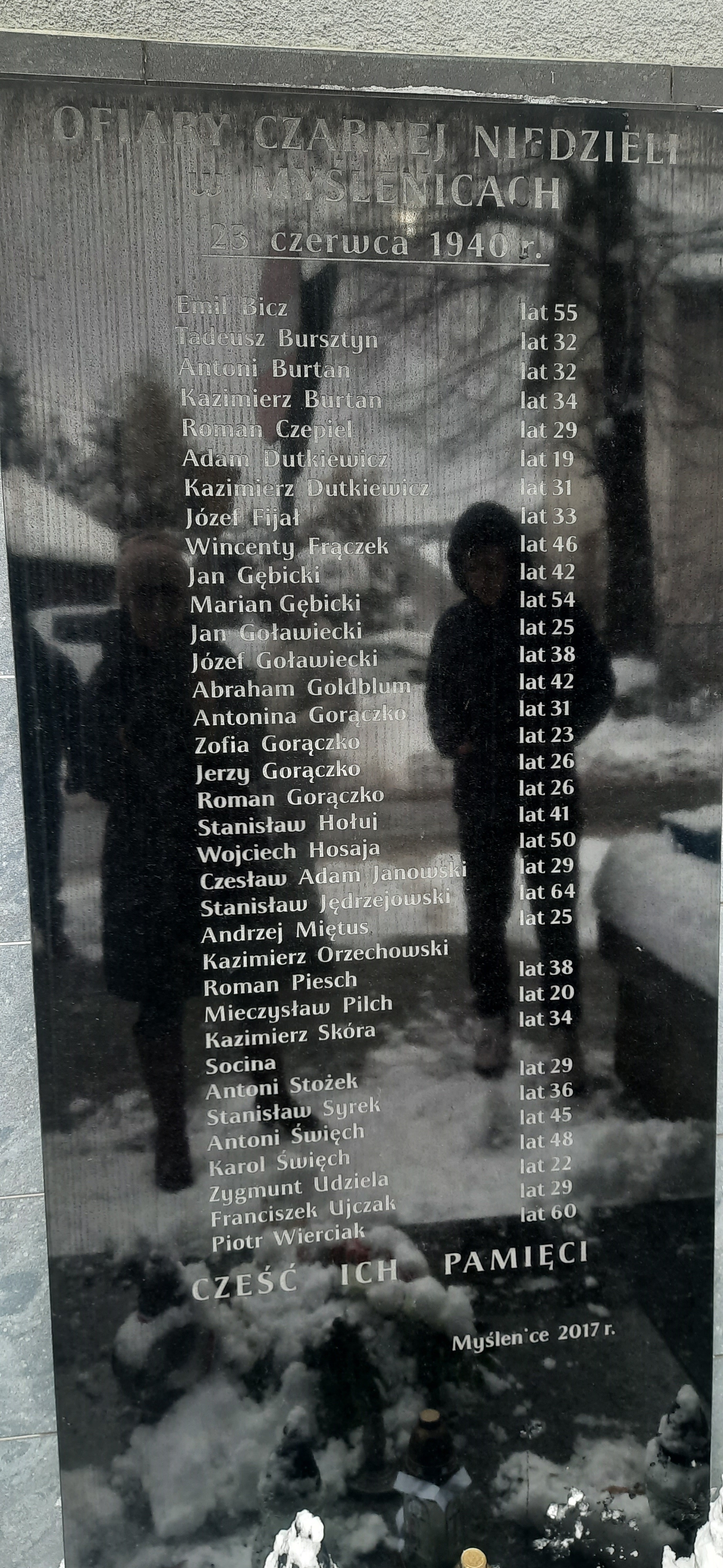 Tablica marmurowa ofiar czarnej niedzieli w Myślenicach 23 czerwca 1940 r.
