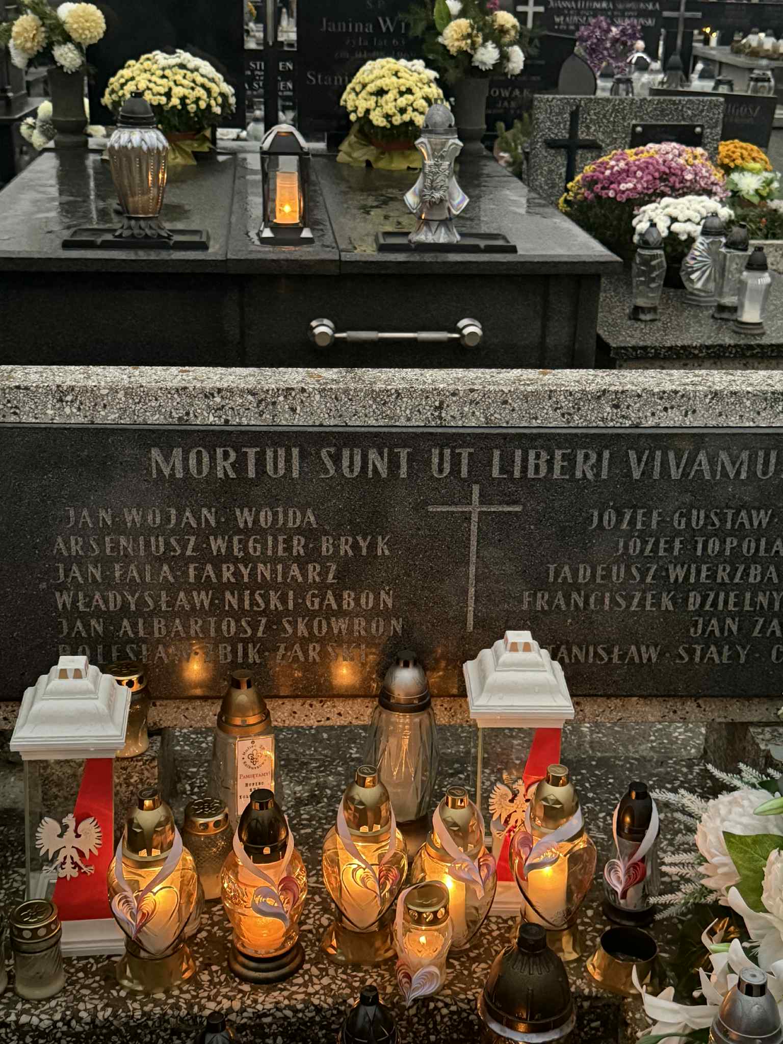 Zbiorowa mogiła żołnierzy Armii Krajowej z II wojny światowej