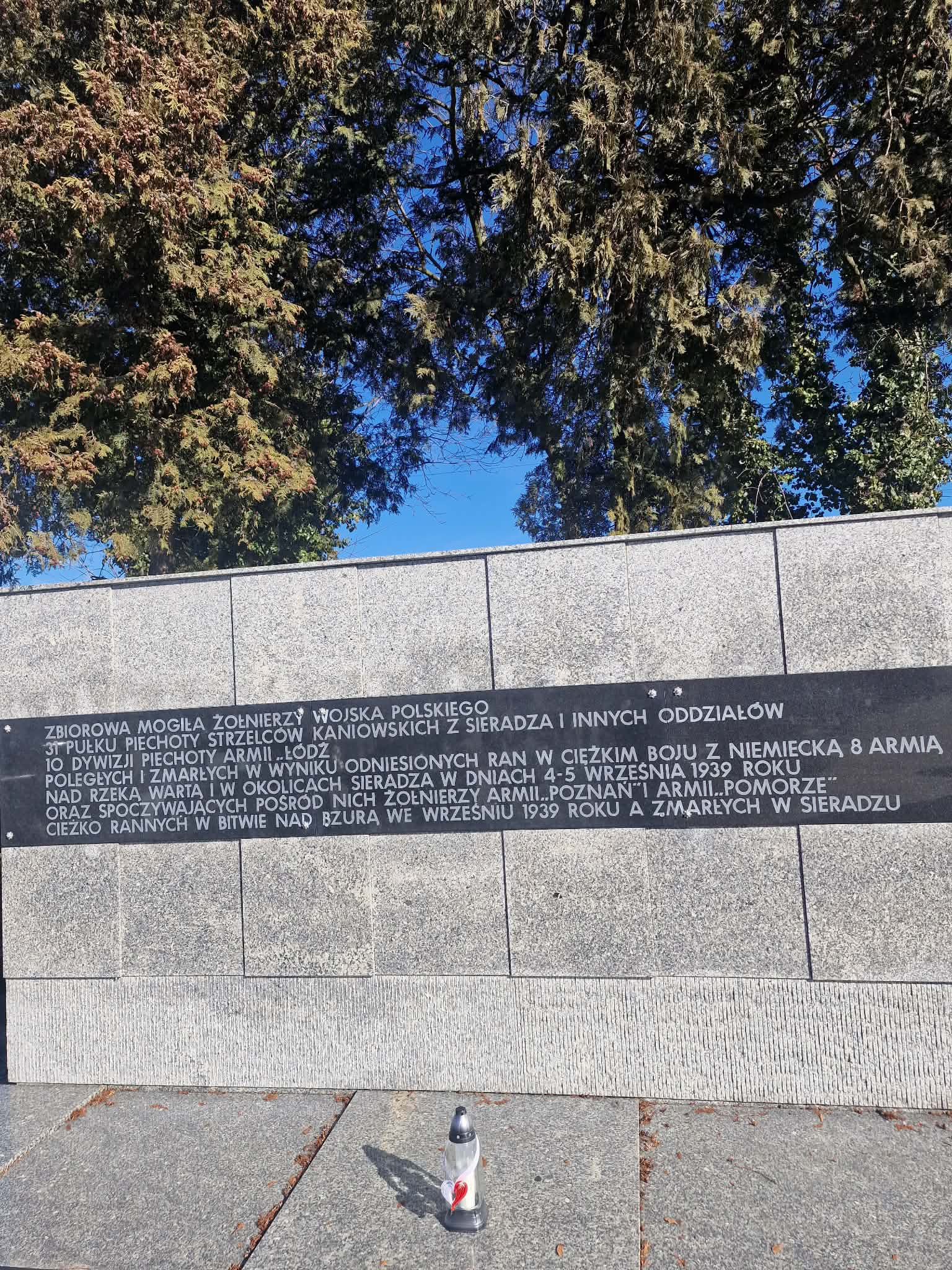 Zbiorowa Mogiła Żołnierzy Wojska Polskiego 31 Pułku Piechoty Strzelców Kaniowskich z Sieradza